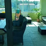 Apartment Yellow Cube *