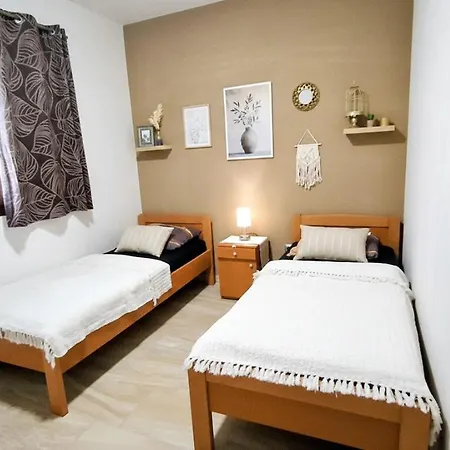 Appartement Yellow Cube Kožino