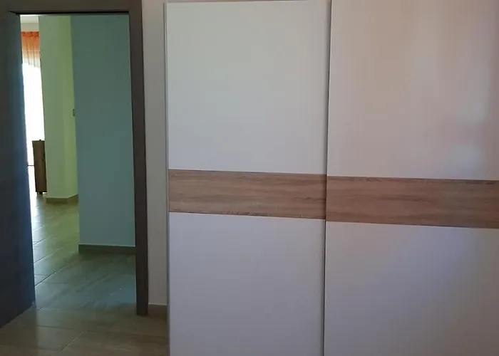 Yellow Cube Appartement Kožino