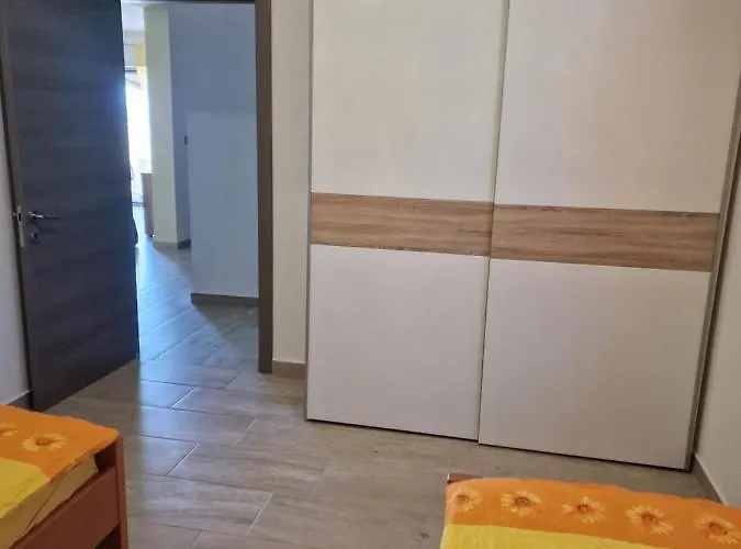 Yellow Cube