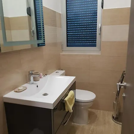 Daire Yellow Cube Kožino