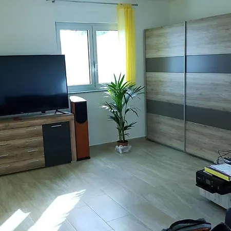 Yellow Cube
