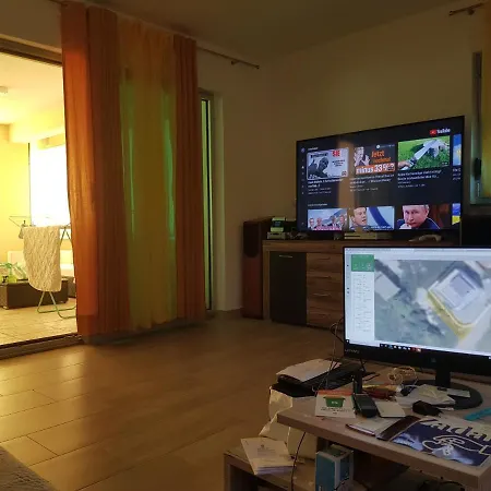 Yellow Cube Διαμέρισμα Kožino