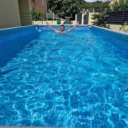 Yellow Cube Διαμέρισμα Kožino