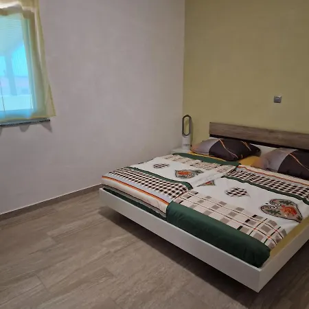 Yellow Cube * Kožino