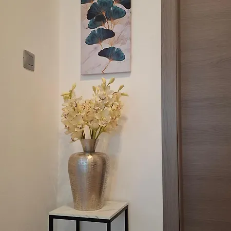 Yellow Cube דירה