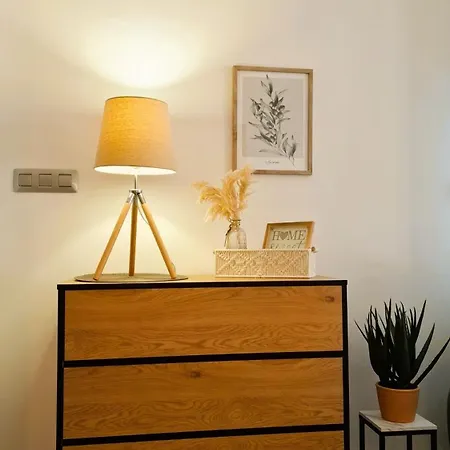 شقة Yellow Cube