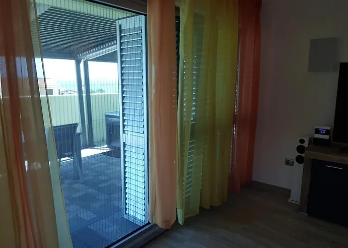 Апартаменты Yellow Cube *