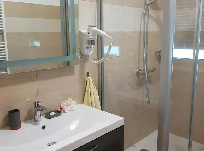 Yellow Cube Appartement Kožino