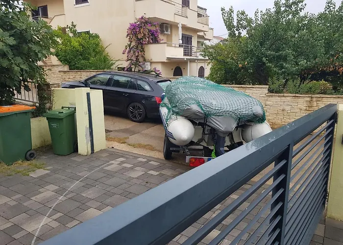 Yellow Cube Appartement *
