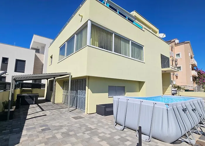 Yellow Cube Appartement *