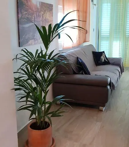 Yellow Cube Кожино